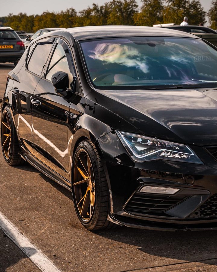 Cupra Leon 19x9_5 ET45 + 12mm spacers Riviera RF1 Matt Bronze