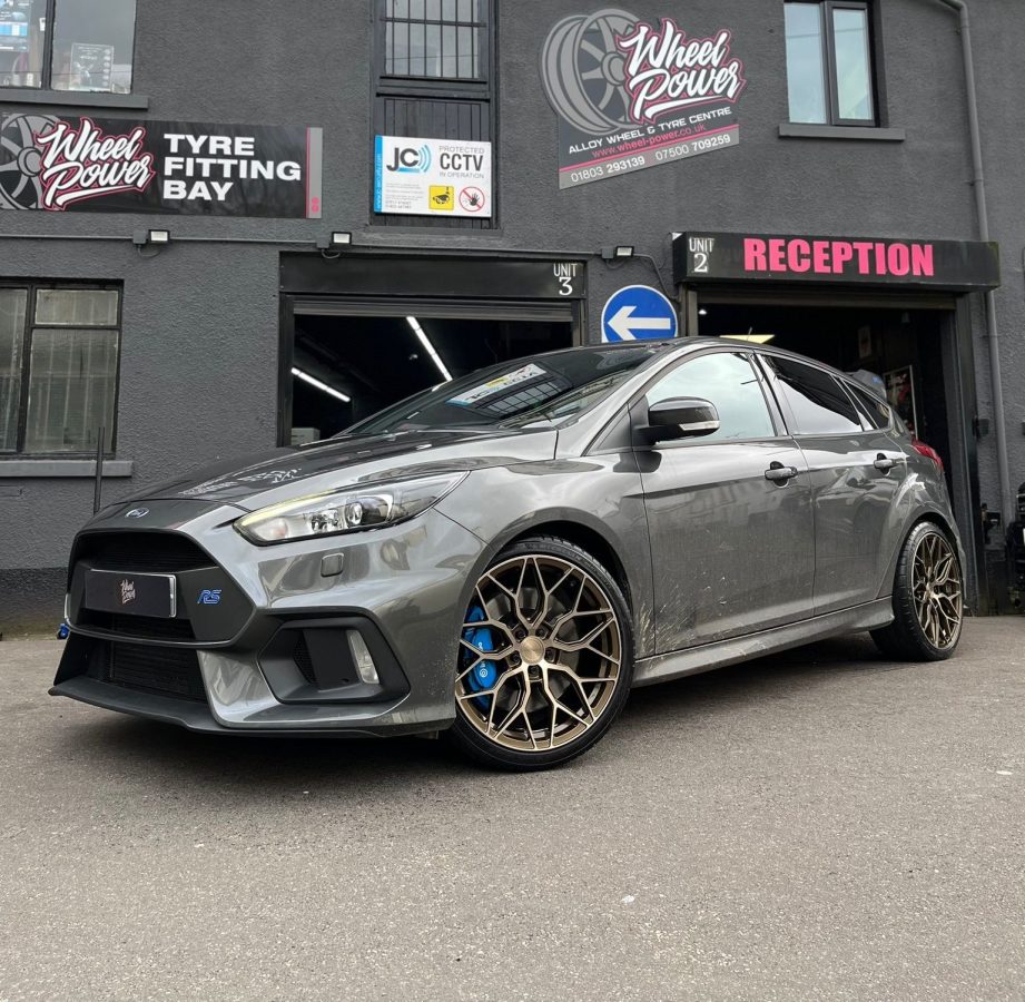 Ford Focus RS MK3 Riviera RF108 Bronze Double Dark Tint