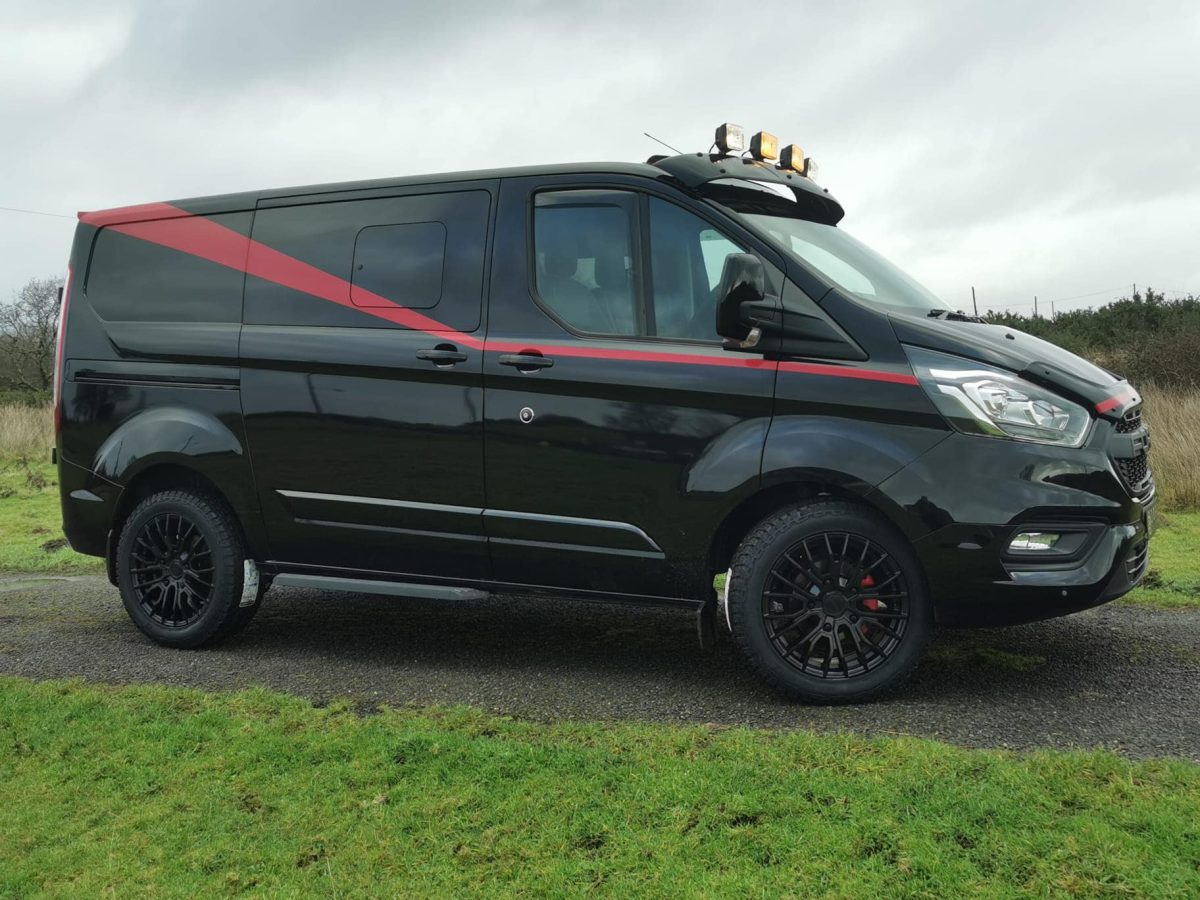 Ford Transit Custom with 18x8 Riviera RTZ