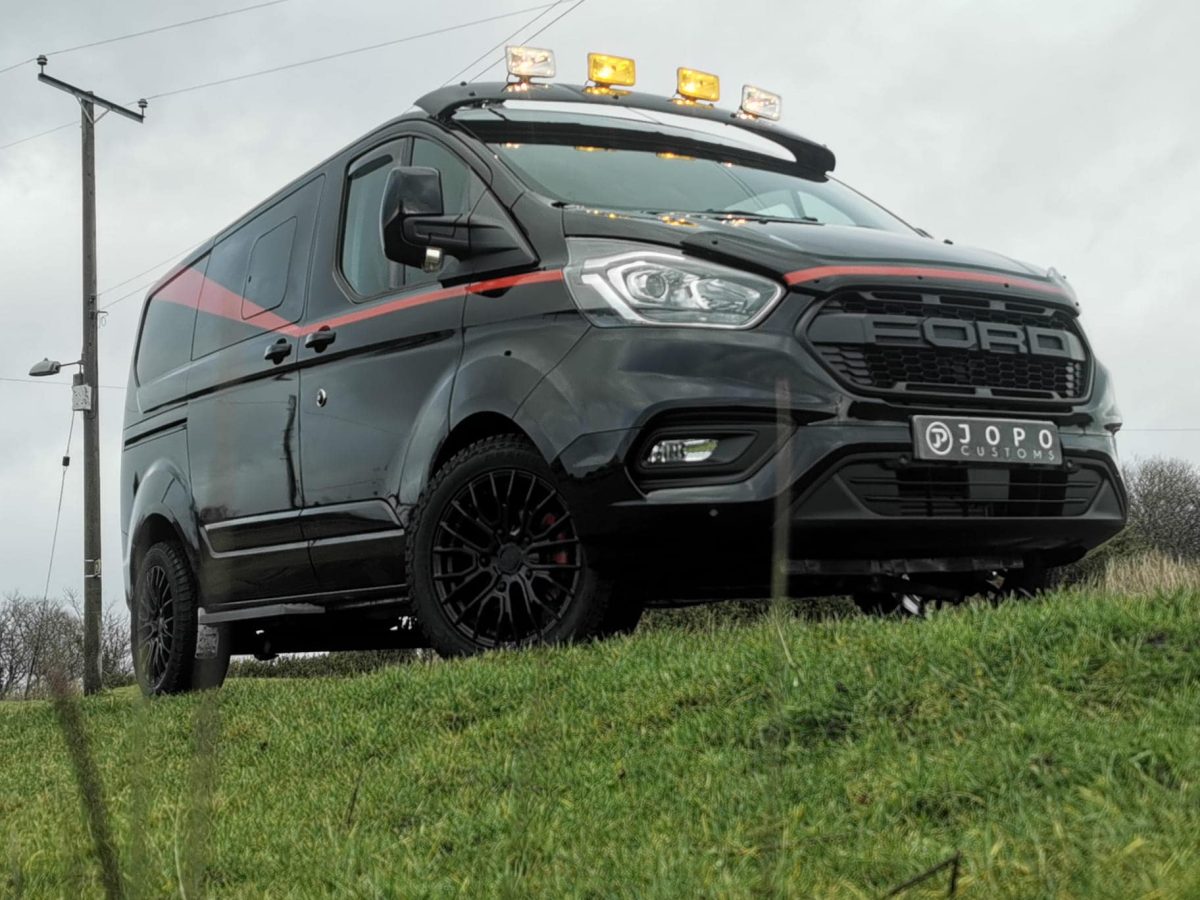 Ford Transit Custom with 18x8 Riviera RTZ