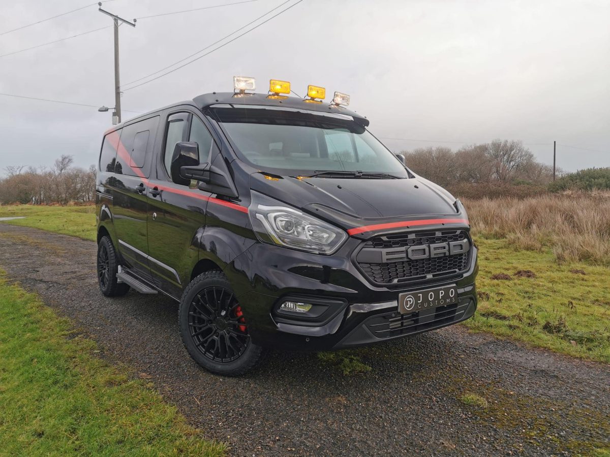 Ford Transit Custom with 18x8 Riviera RTZ