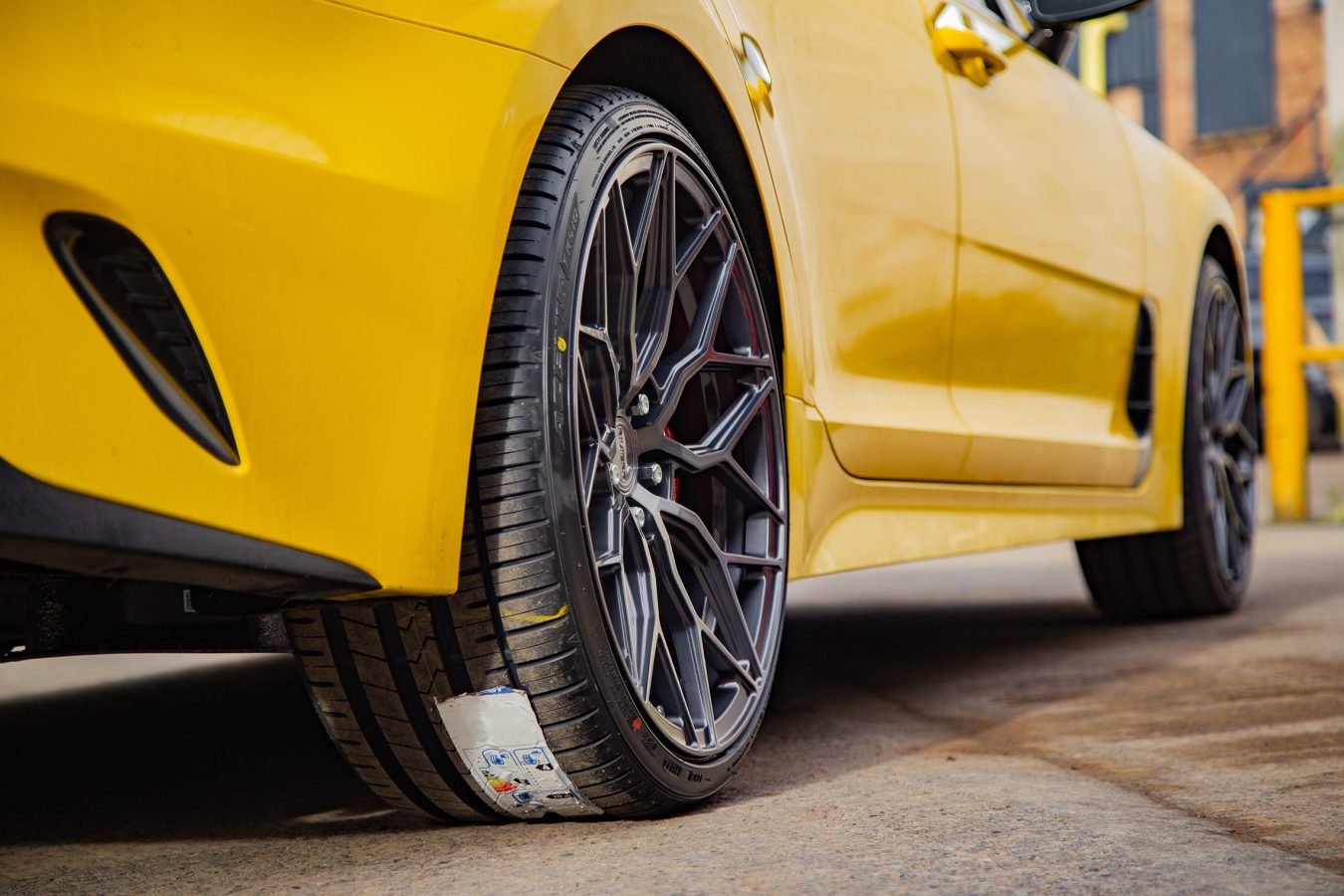 Kia Stinger Riviera RF108 Carbon Grigio