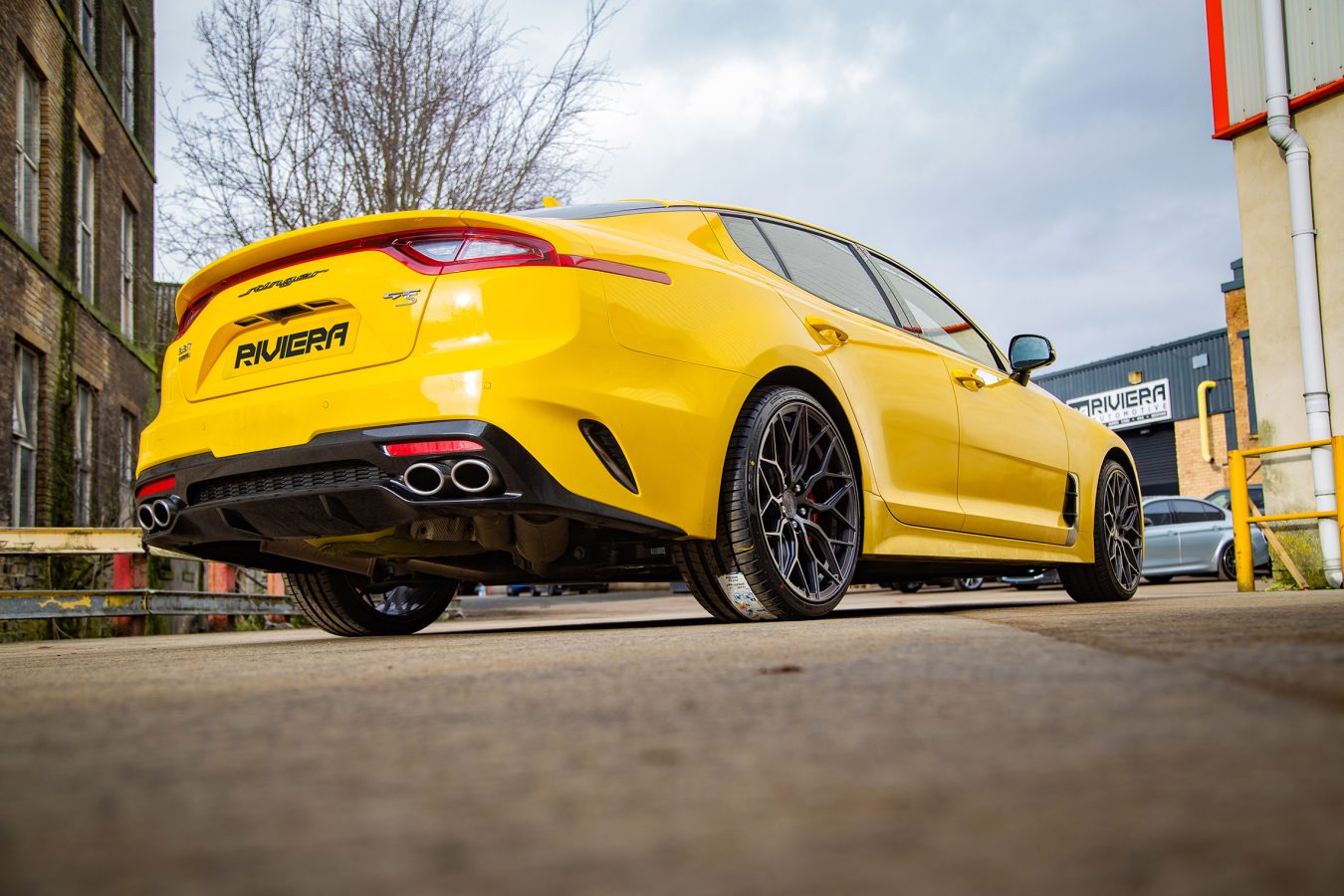 Kia Stinger Riviera RF108 Carbon Grigio