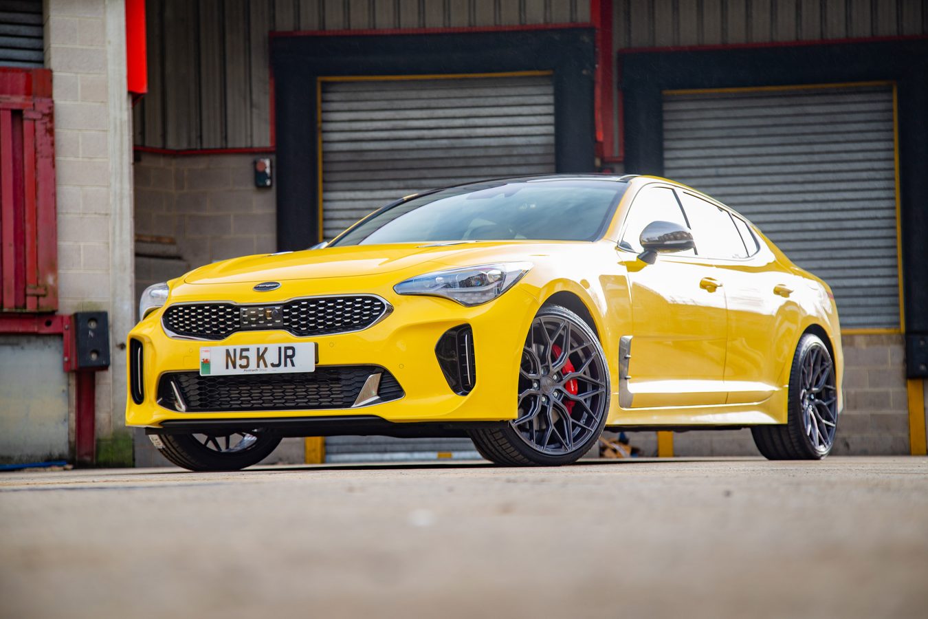Kia Stinger Riviera RF108 Carbon Grigio