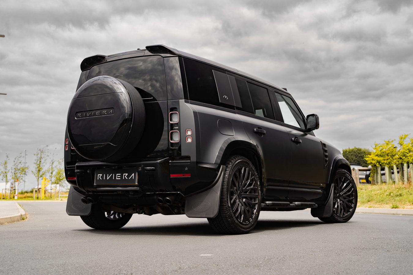 Land Rover Defender 110 Riviera RV131 GB