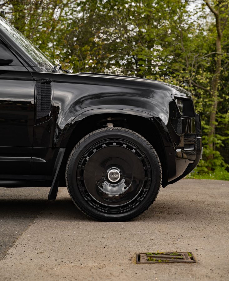 Land Rover Defender 110 Riviera FG6 GB