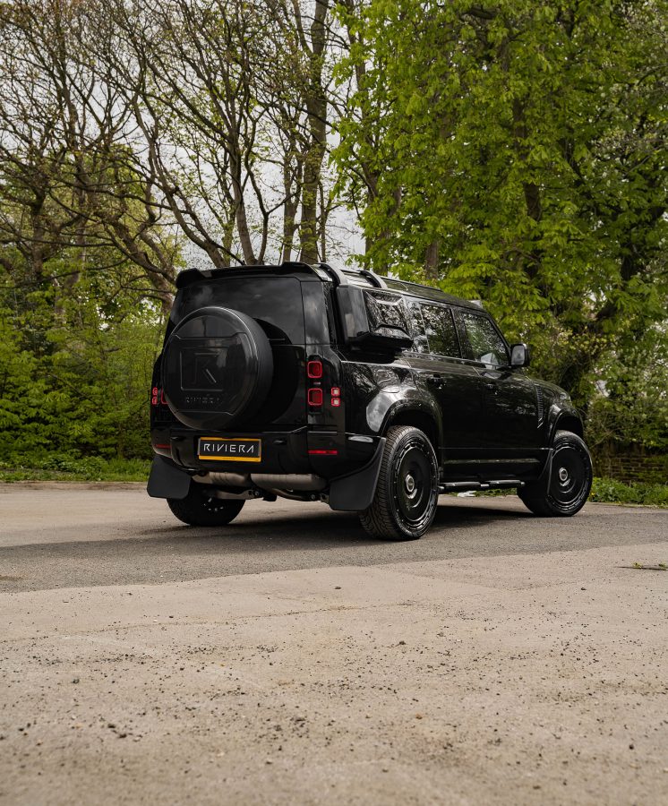 Land Rover Defender 110 Riviera FG6 GB