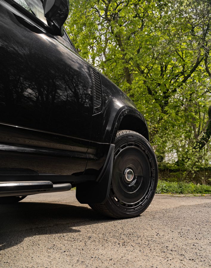 Land Rover Defender 110 Riviera FG6 GB