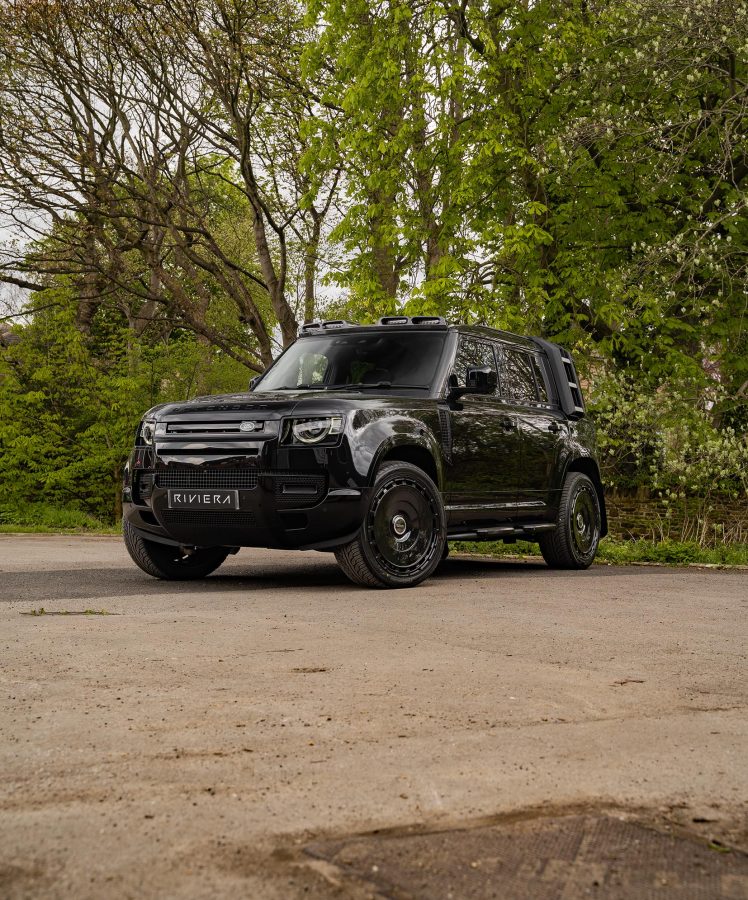 Land Rover Defender 110 Riviera FG6 GB