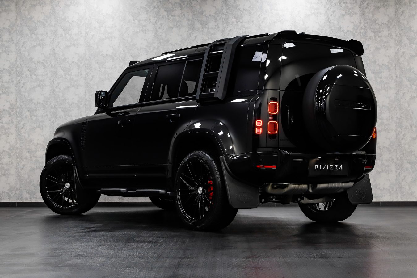 Land Rover Defender 110 Riviera RV130 GB