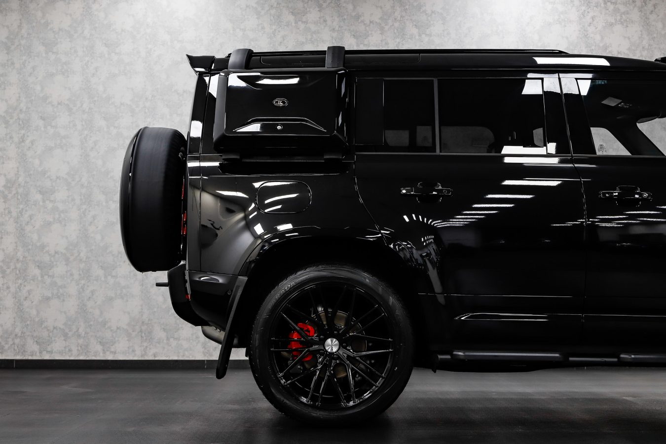 Land Rover Defender 110 Riviera RV130 GB