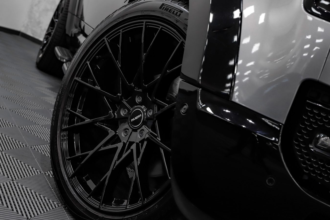 Land Rover Defender 110 Riviera RV197 Gloss Black