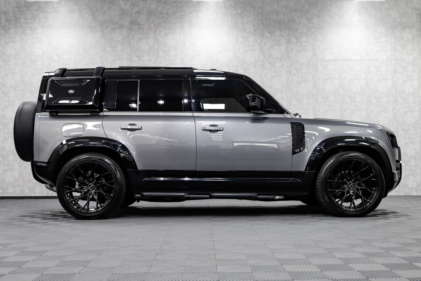 Land Rover Defender 110 Riviera RV197 Gloss Black