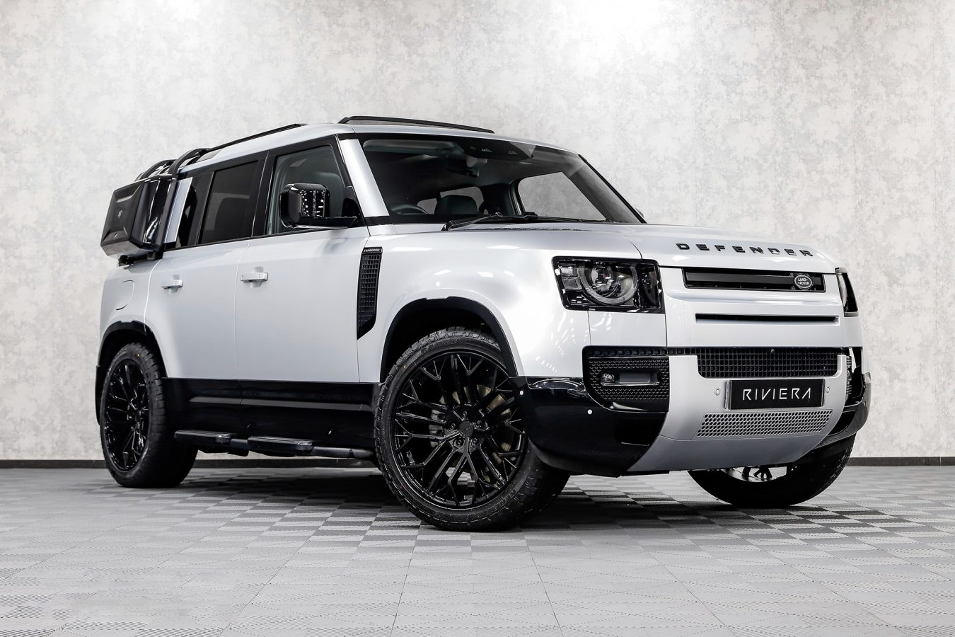 Land Rover Defender 110 Riviera RV198 GB