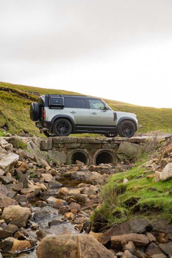 Land-Rover-Defender-Riviera-RV198