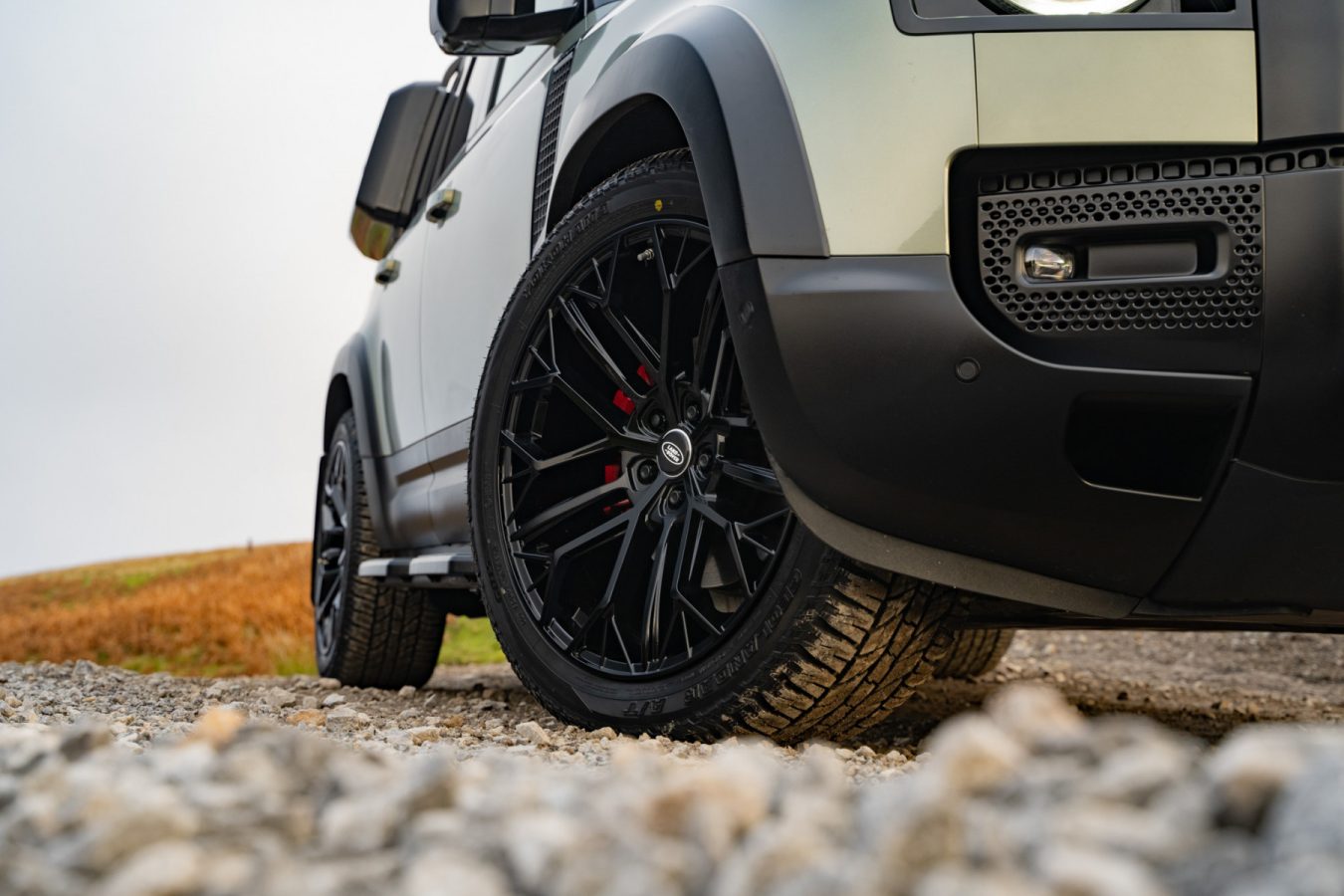 Land-Rover-Defender-Riviera-RV198