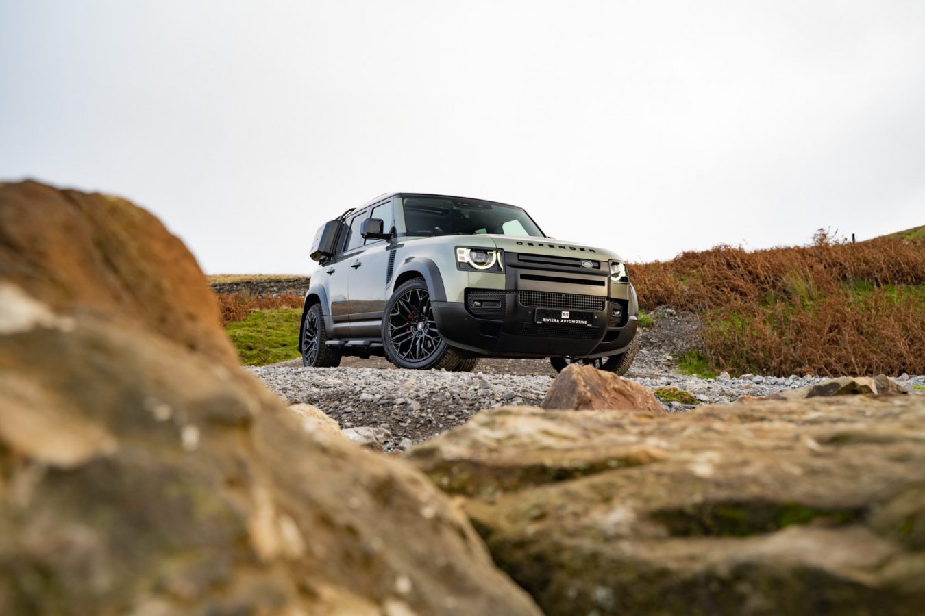 Land-Rover-Defender-Riviera-RV198