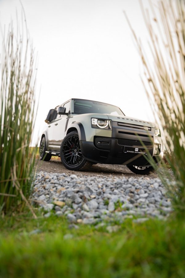 Land-Rover-Defender-Riviera-RV198