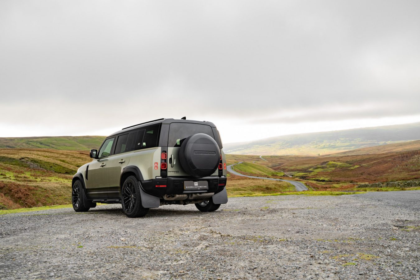 Land-Rover-Defender-Riviera-RV198