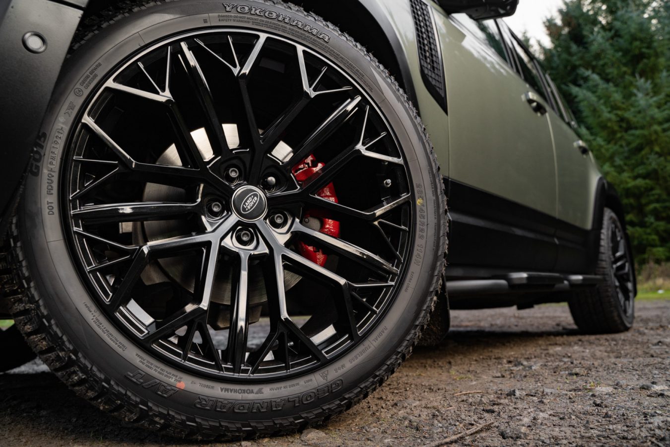 Land-Rover-Defender-Riviera-RV198