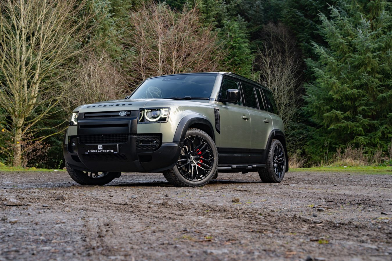 Land-Rover-Defender-Riviera-RV198