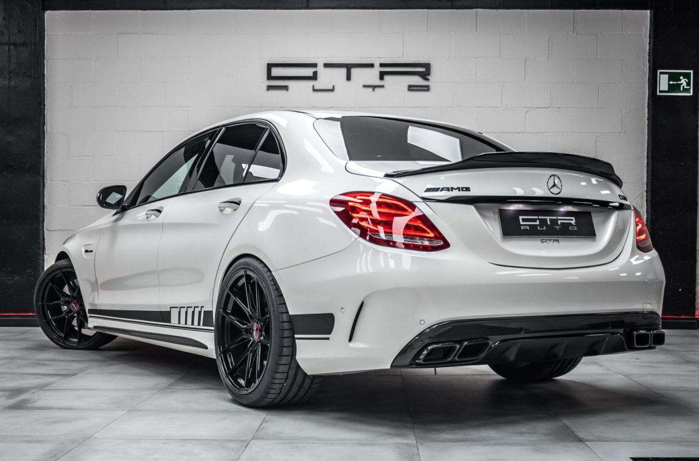 Mercedes C63 Saloon Riviera RF107 GB