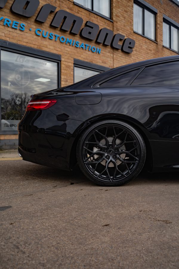 Mercedes E220D AMG Line Riviera RF108 Gloss Black