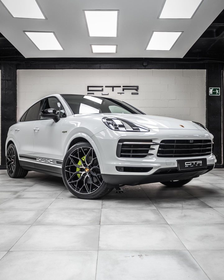 Porsche Cayenne Coupe E-Hybrid Riviera RF108