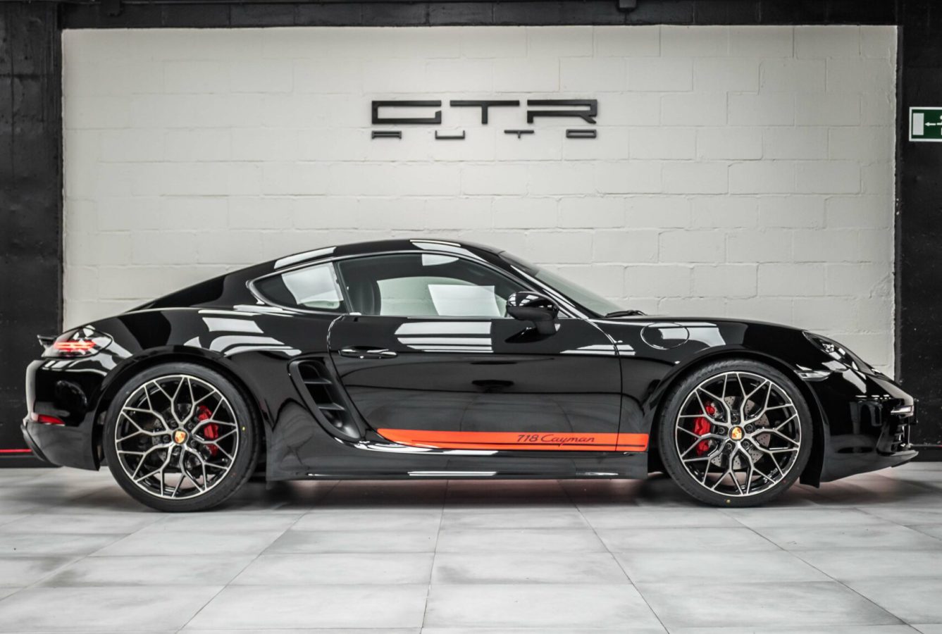 Porsche Cayman 718 Riviera RF108