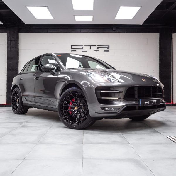 Porsche Macan Turbo Riviera RF108 Gloss Black