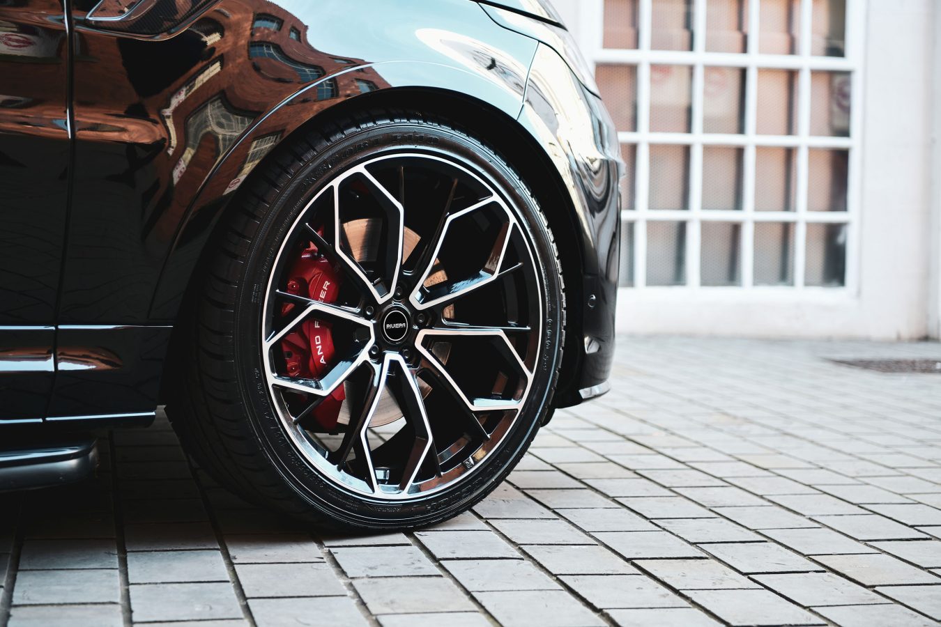 Range Rover Sport SVR Riviera RV133 Black Polished