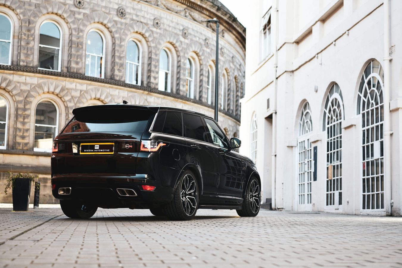 Range Rover Sport SVR Riviera RV133 Black Polished