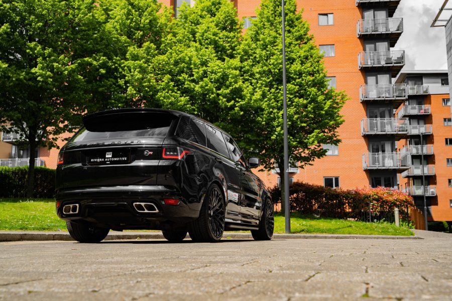 Range-Rover-Sport-SVR-with-Riviera-RV131-Alloy-Wheels