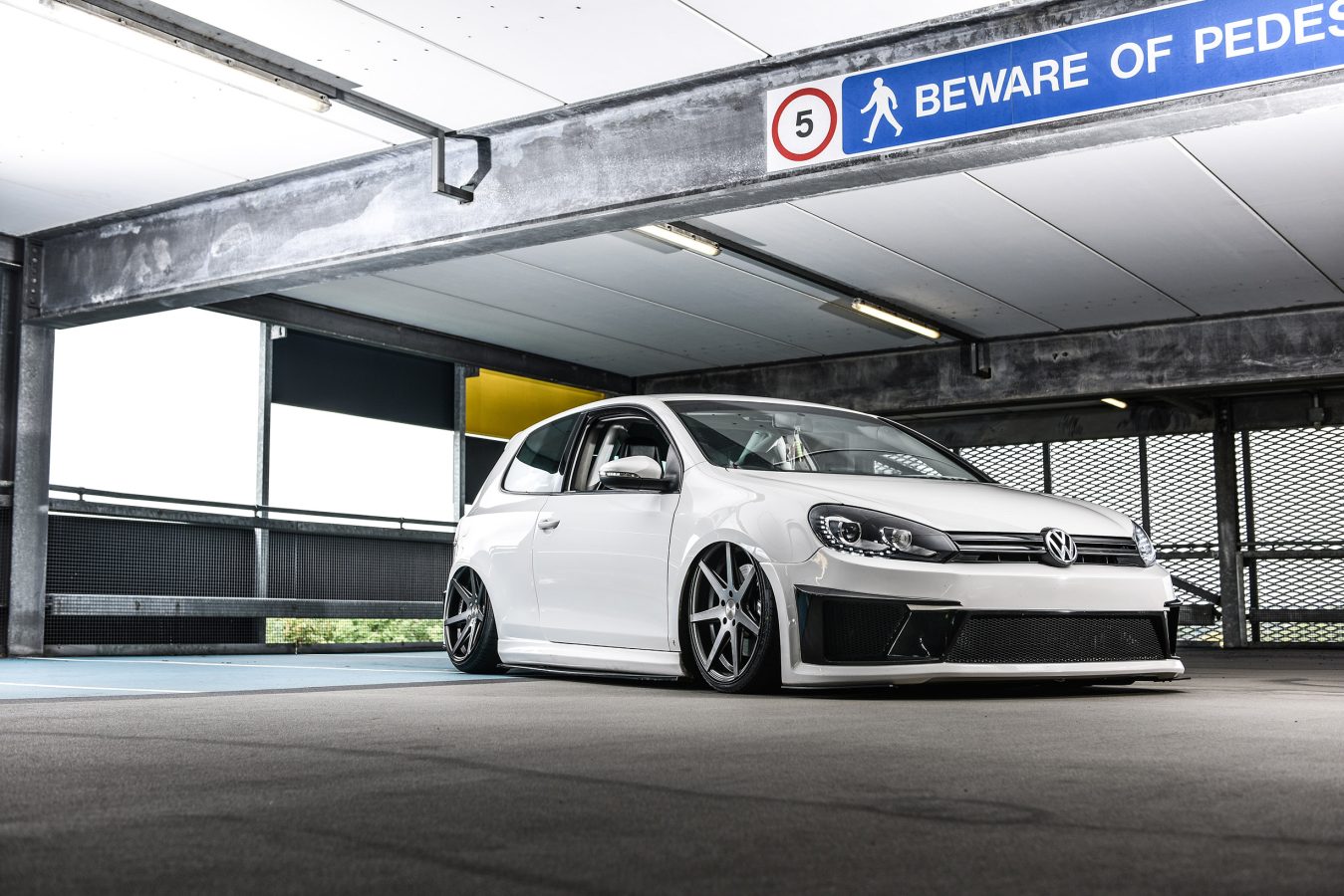 Slammed Volkswagen Golf GTI R400 Riviera RV177 MGM