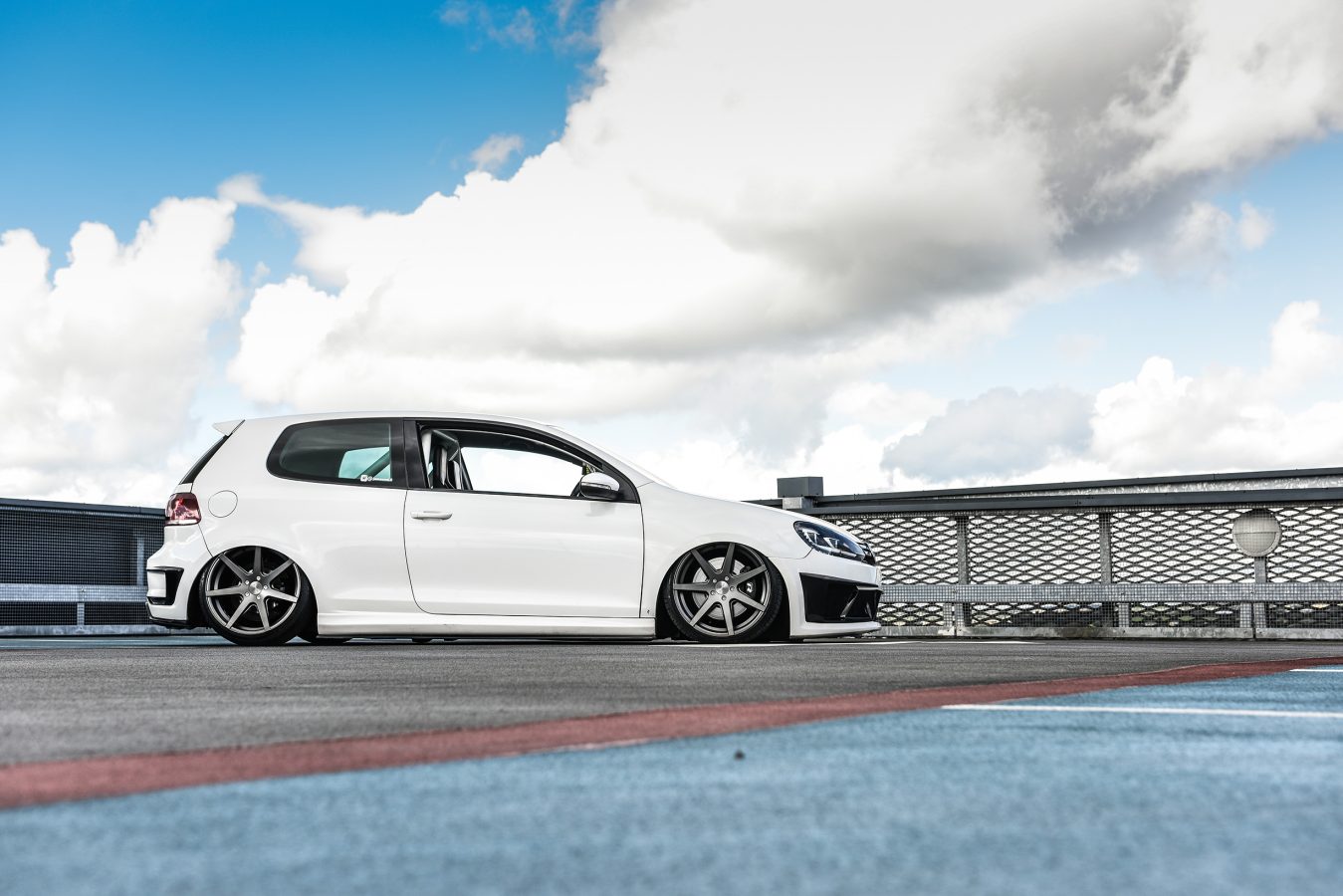 Slammed Volkswagen Golf GTI R400 Riviera RV177 MGM