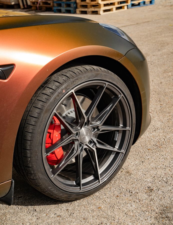 Tesla Model 3 Performance AWD Riviera RF107 Carbon Grigio