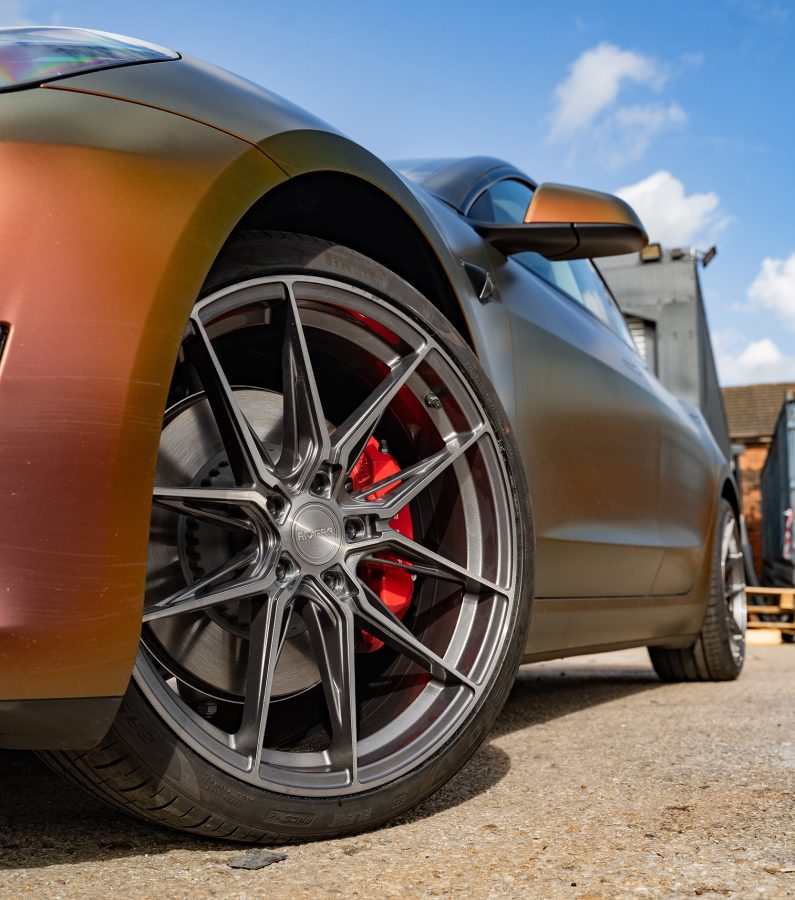 Tesla Model 3 Performance AWD Riviera RF107 Carbon Grigio