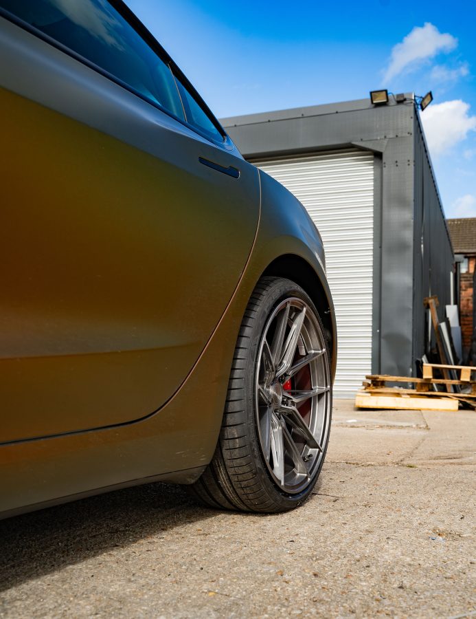 Tesla Model 3 Performance AWD Riviera RF107 Carbon Grigio