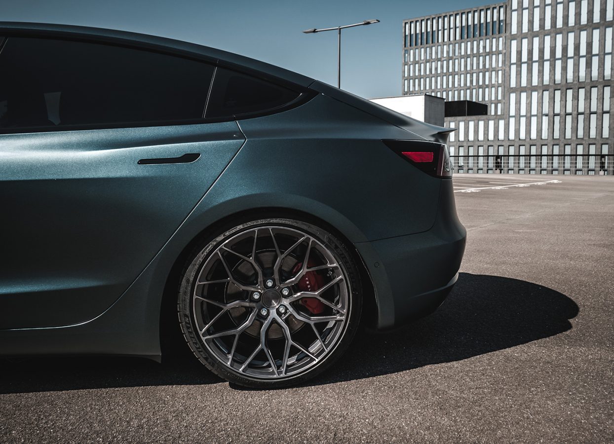 Tesla Model 3 Performance Riviera RF108 CG