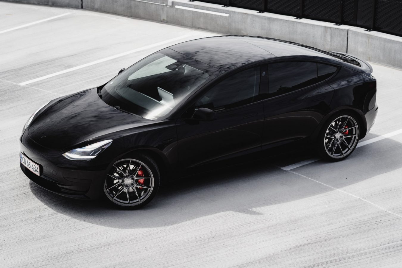 Tesla-Model-3-with-Riviera-RF107-Flow-Formed-Alloy-Wheels