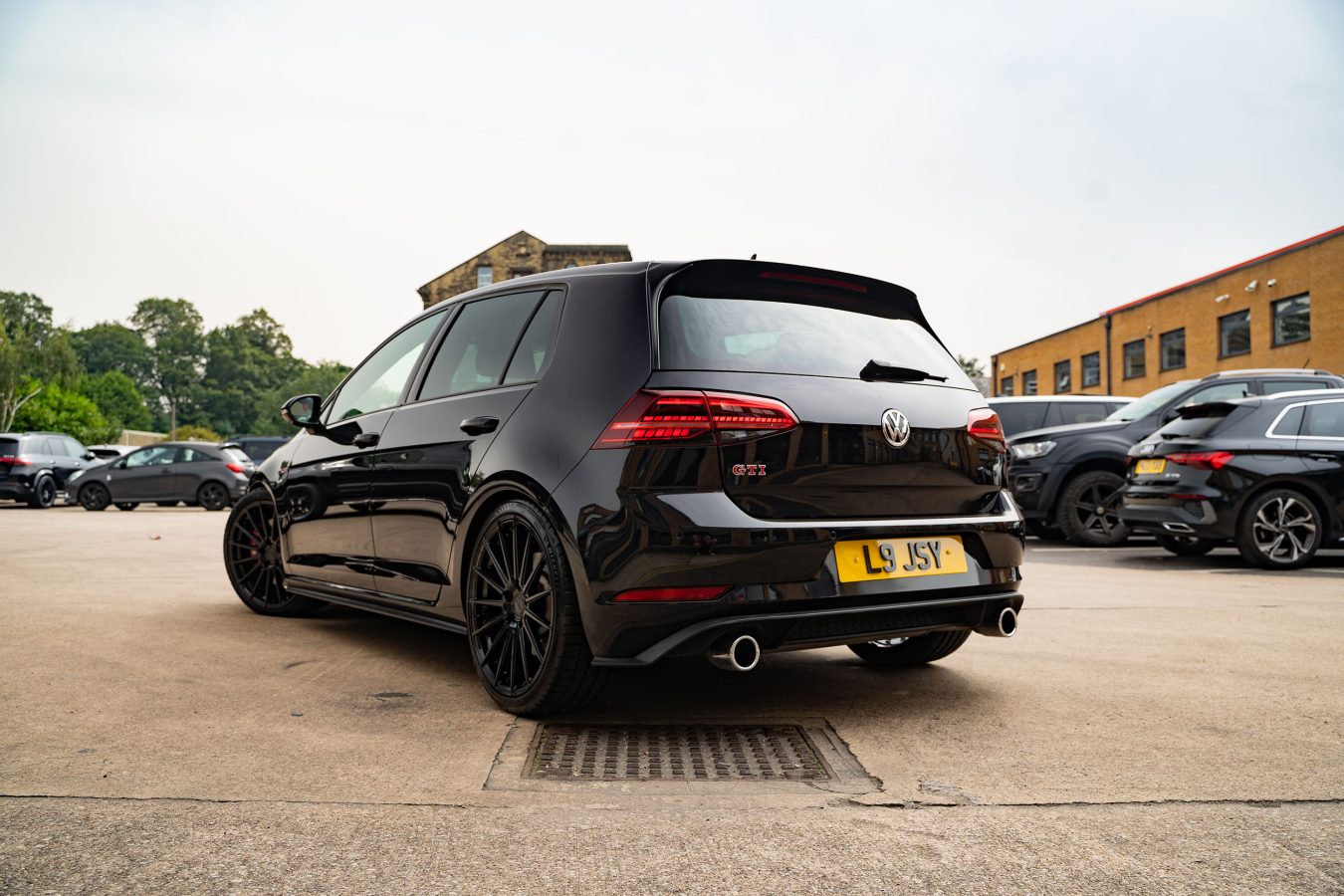 Volkswagen Golf GTI MK7.5 Riviera RF105 Gloss Black