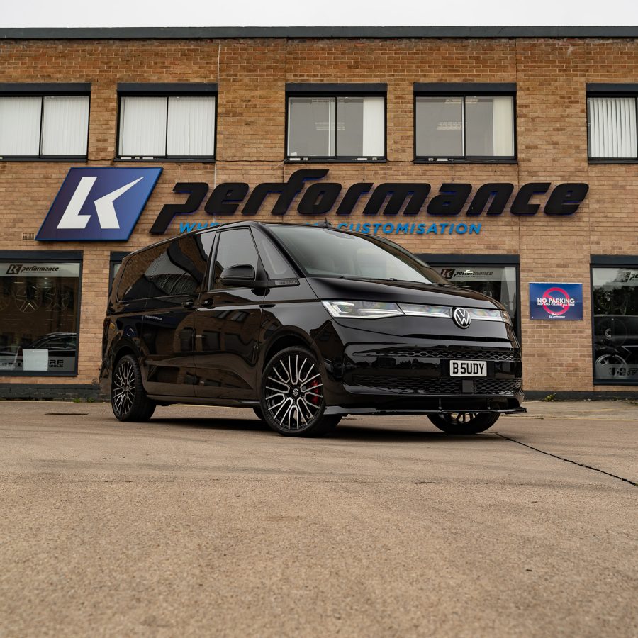 Volkswagen Multivan Riviera RTZ Black Polished