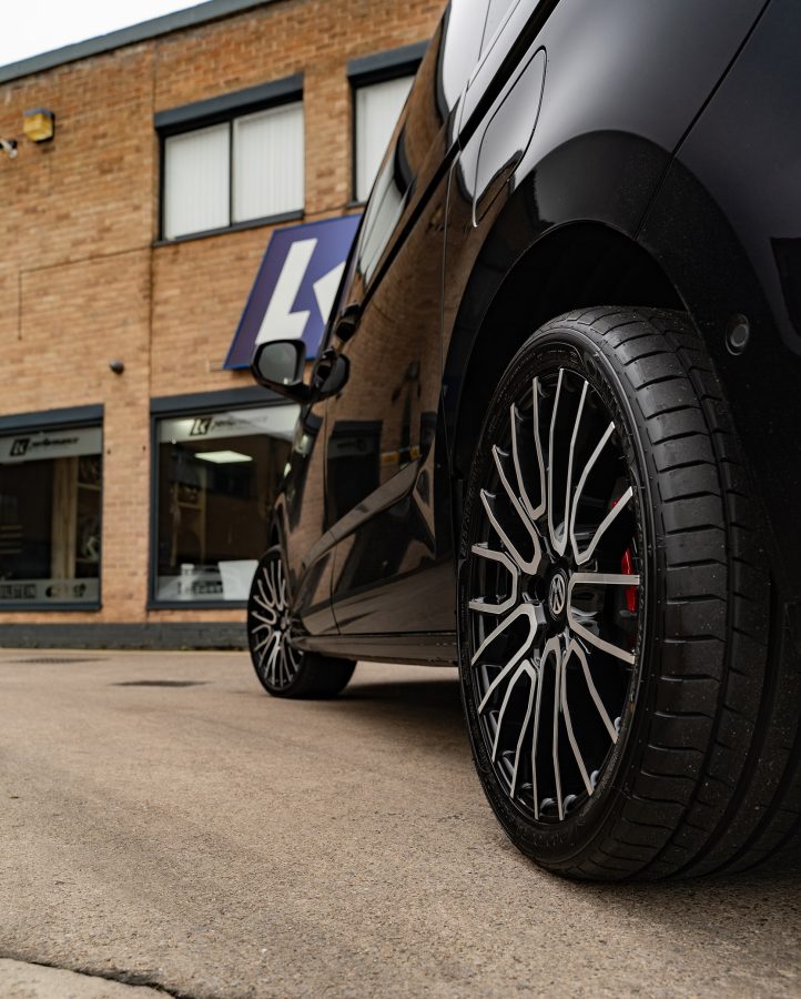 Volkswagen Multivan Riviera RTZ Black Polished