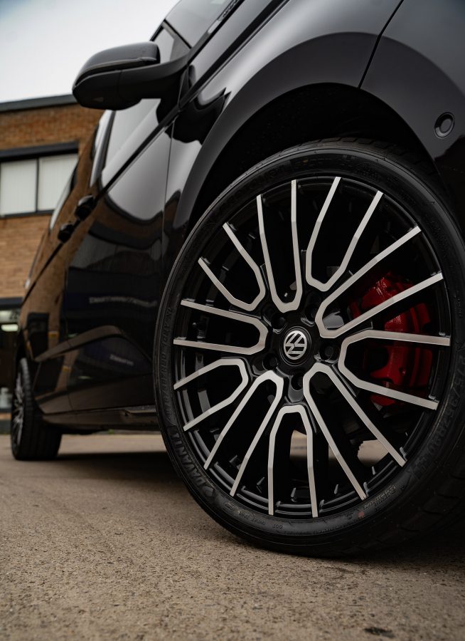 Volkswagen Multivan Riviera RTZ Black Polished