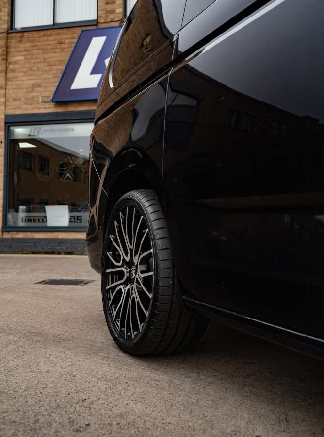 Volkswagen Multivan Riviera RTZ Black Polished