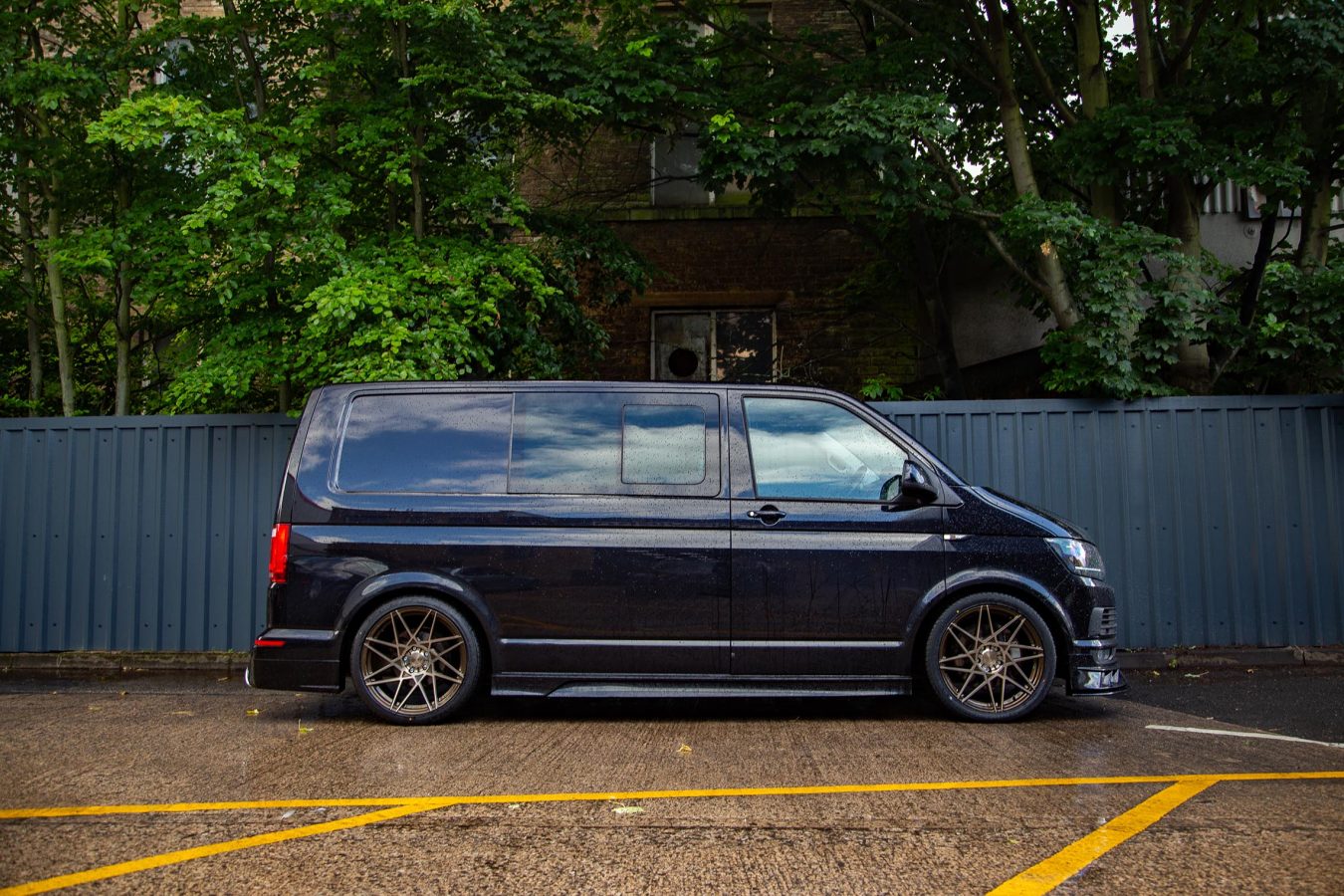Volkswagen Transporter T6 Riviera RF2 Bronze