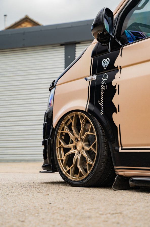 Volkswagen-Transporter-T5-Riviera-RF5