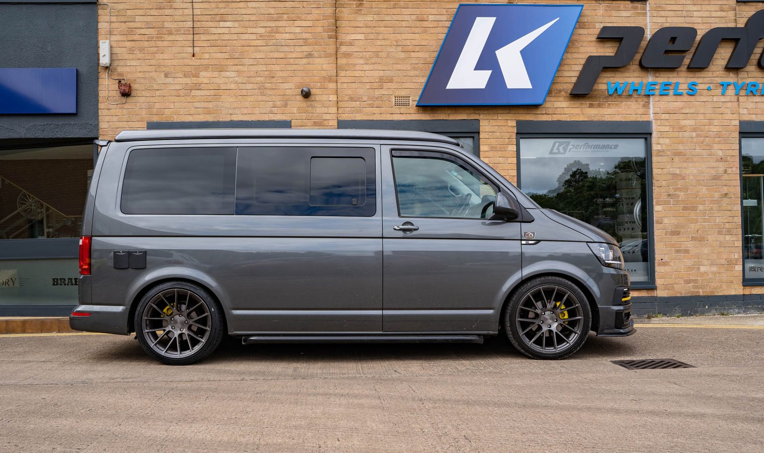 Volkswagen Transporter T6 Riviera RF104 CG
