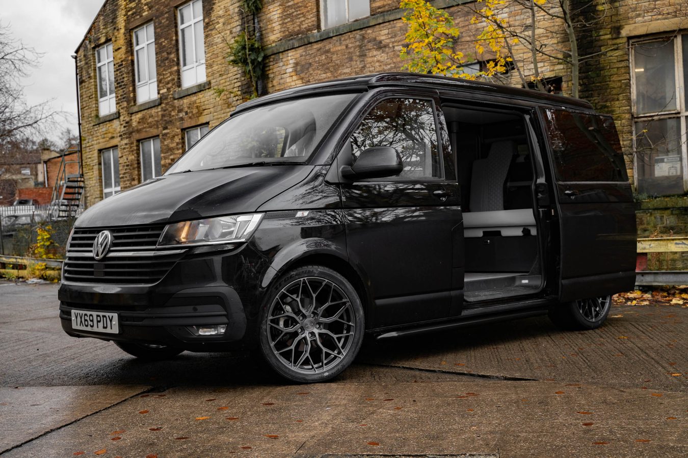 Volkswagen Transporter T6 Riviera RF108 CG