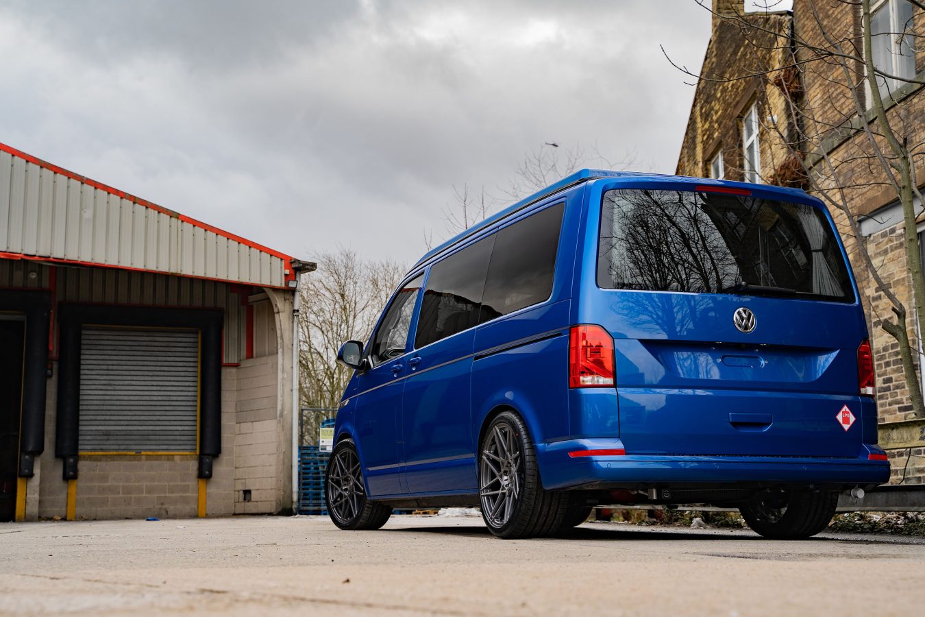 Volkswagen Transporter T6.1 Riviera RF2 Carbon Grigio